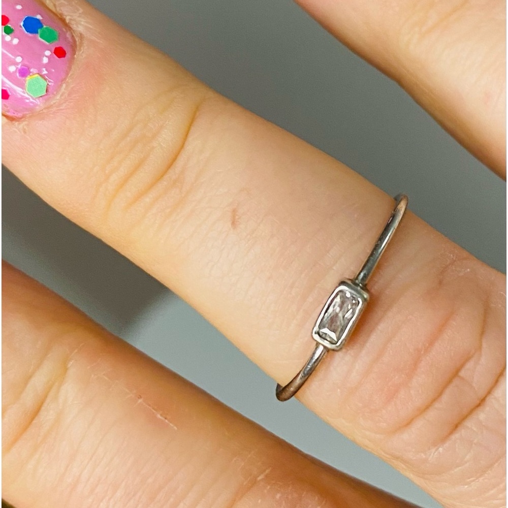 Size 7 ring.